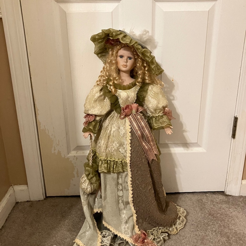 Duck House Heirloom Porcelain Doll #254/15000 – Ltd Edition – Victorian Cottage